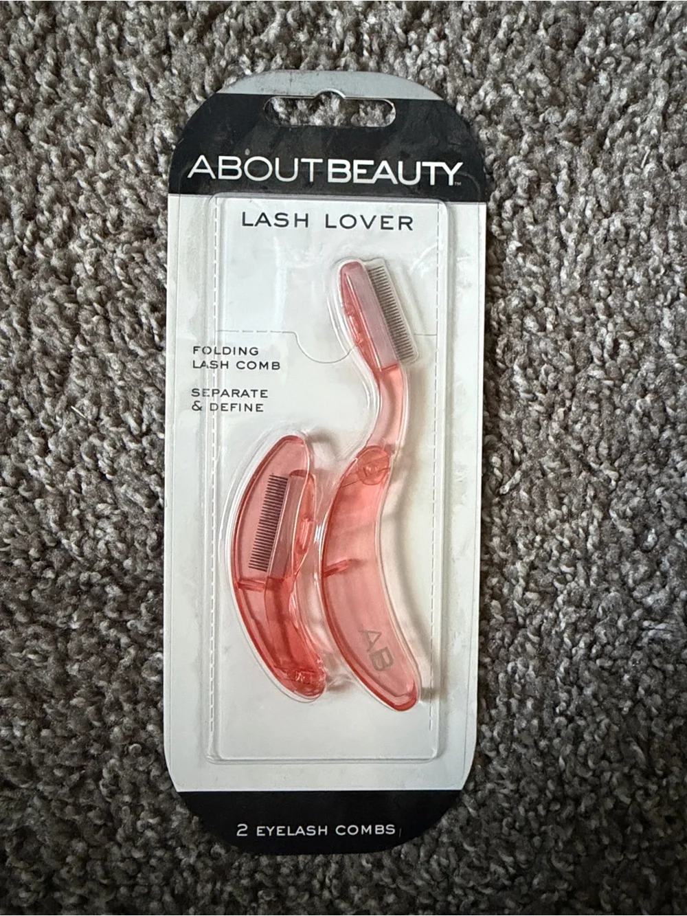 About Beauty On-The-Go Compact Eyelash Curler & Folding Lash Combs Set